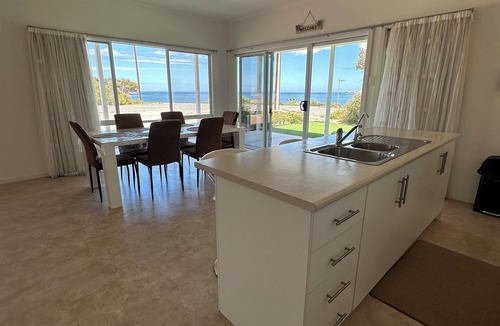 Ward House | Diamond View Beach House