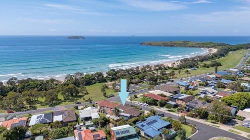 Sandy Beach Apartment | Diamond View - Relaxed Ocean Views, Pet Friendly