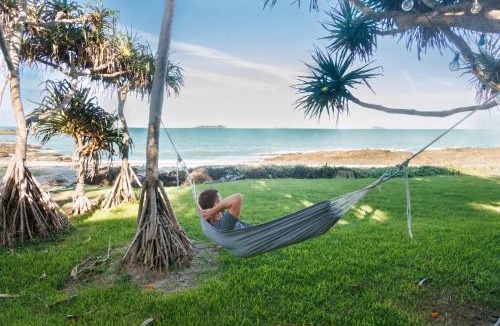 Zilzie House | Direct Beach Access, Private Cove, 3 min Emu Park