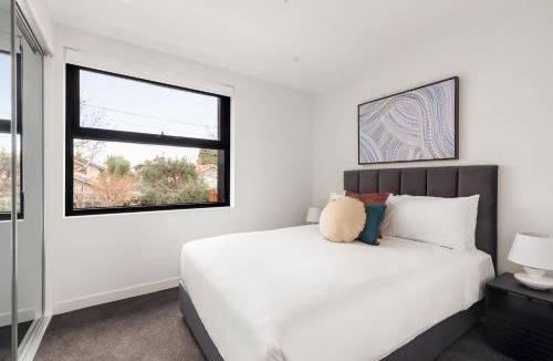 Elwood Apartment | Docker Street Apartments by Urban Rest