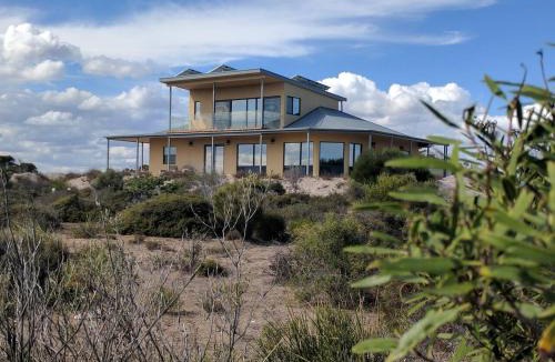 Wright House | Dolphin Eco-Pet Friendly 5 bedrooms Venus Bay