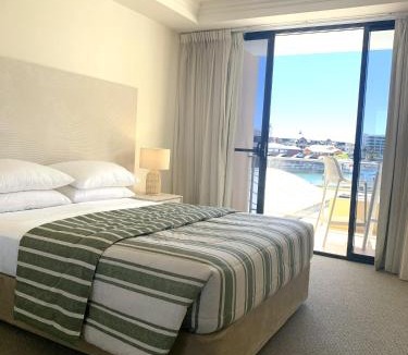 Mandurah Apartment | Dolphin Quay Front Row Marina Water Ways