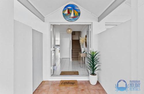 Halls Head House | Dolphin Retreat in Halls Head