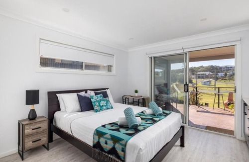 Fishermans Bay Apartment | Dolphin Studio Suite