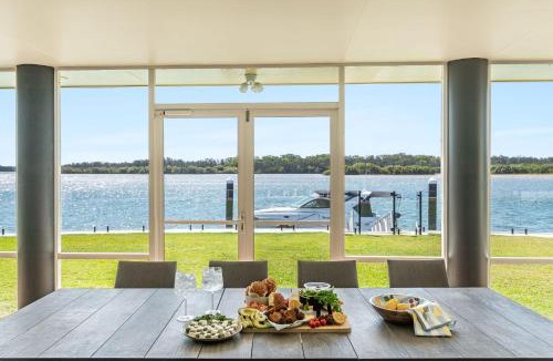 Yamba House | Dolphin View - Elegant Waterfront Haven with Private Pontoon - Holiday Yamba
