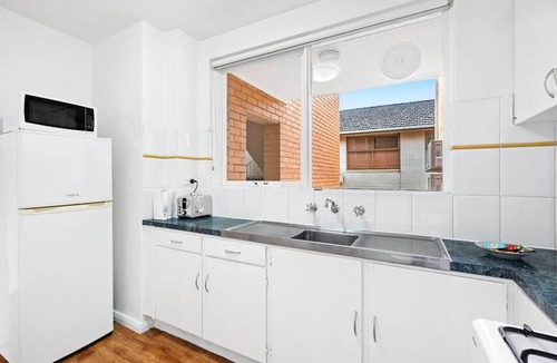St. Kilda East Apartment | Domi Rentals - The Balaclava Den