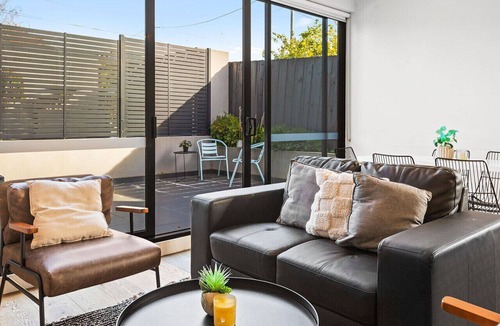 Caulfield North Apartment | Domi Rentals - The Balaclava Apartment