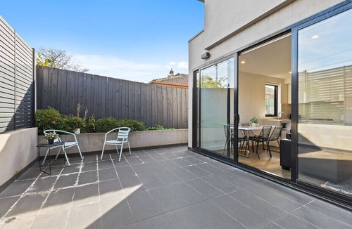 Caulfield North Apartment | Domi Rentals - The Balaclava Apartment