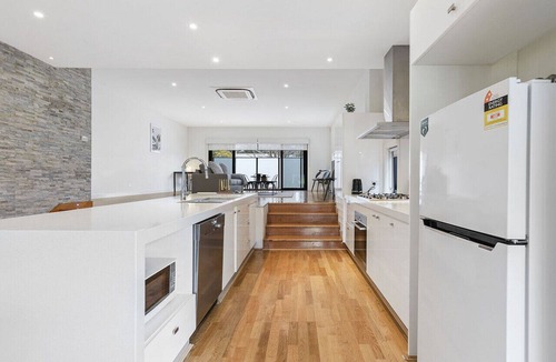 Chadstone House | Domi Rentals - The Atkinson Home