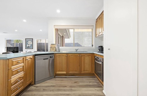 Glen Waverley House | Domi Rentals - The Willow Home