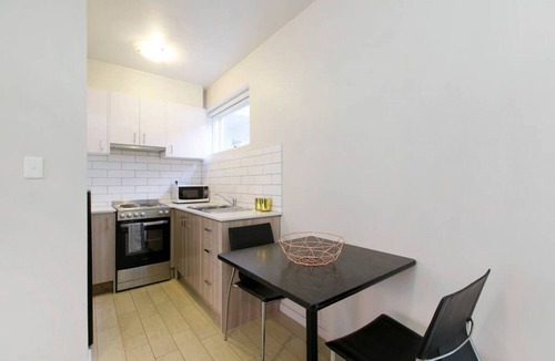 Balaclava Apartment | Domi Rentals - The Carlisle Apartments