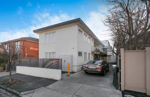 Balaclava Apartment | Domi Rentals - The Carlisle Apartments