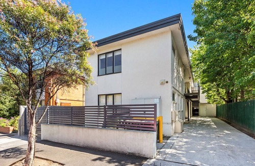 Balaclava Apartment | Domi Rentals - The Carlisle Apartments