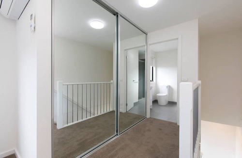 Balaclava Apartment | Domi Rentals - The Carlisle Apartments