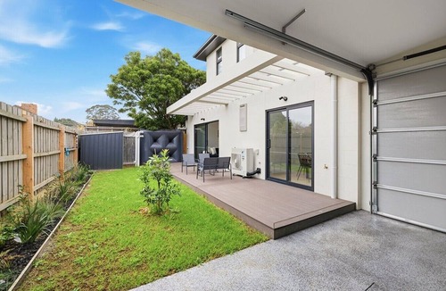 Cheltenham House | Domi Rentals - The Cheltenham Southland House