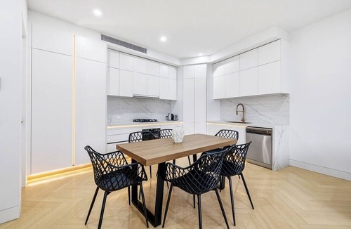 Cheltenham House | Domi Rentals - The Cheltenham Southland House