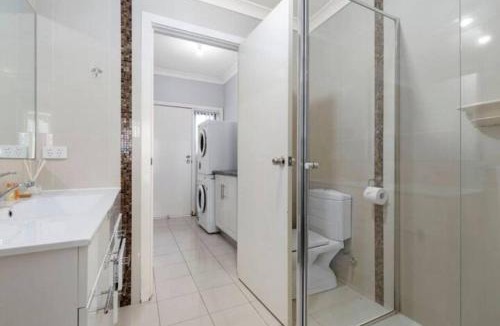 Clayton House | Domi Rentals - The Lona Townhouse
