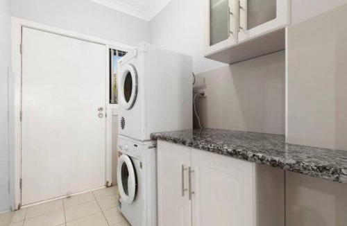 Clayton House | Domi Rentals - The Lona Townhouse