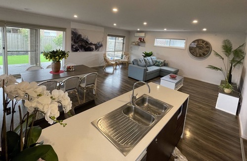 Point Cook House | Double storey 7 bedrooms big house
