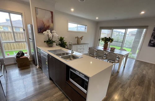 Point Cook House | Double storey 7 bedrooms big house