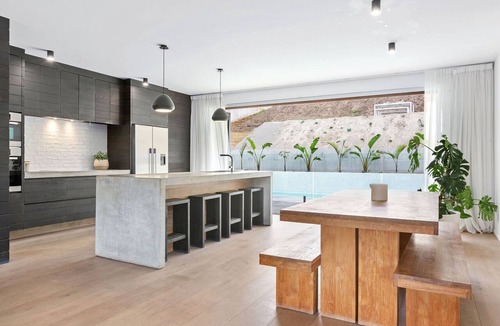 Sorrento House | Dreaming of a sun drenched deck, stunning pool and luxe style (sleeps 7)