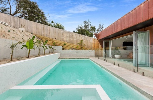 Sorrento House | Dreaming of a sun drenched deck, stunning pool and luxe style (sleeps 7)