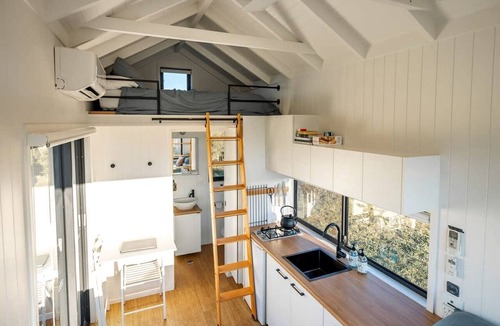 Bollier Cabin | Dreamy Lofted Tiny Retreat Fully Equipped in Queensland
