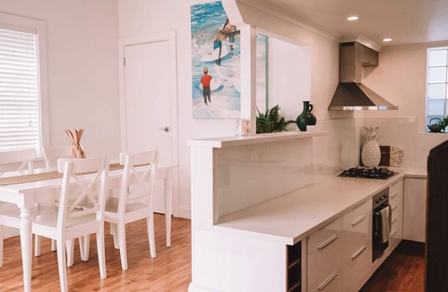 Waterhouse House | Drift Away - Best Location. 100m from Shops. 150m from beach!