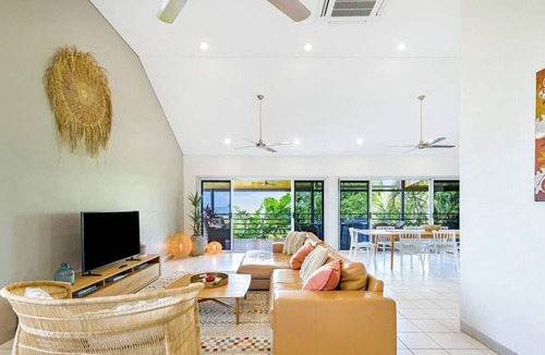 Nightcliff House | DRIFT Seaview Serenity at Luxe Poolside Villa