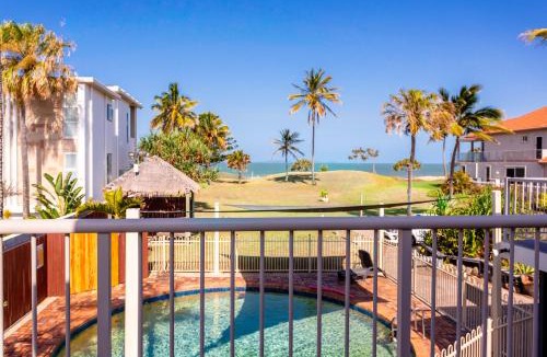 Yeppoon Apartment | Driftwood on the Beach