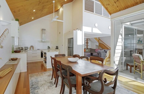 Pearl Beach House | Driftwood @ Pearl by HolidayCo.