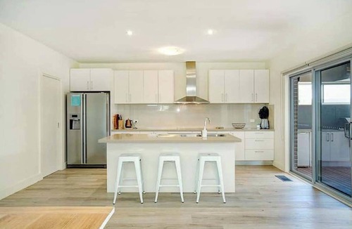 Dromana House | Dromana Grove SPA & POOL sleeps 16