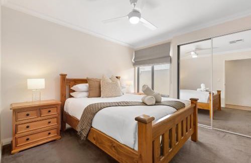 Dudley Park House | Dudley Park Escape 5BR Home with Jetty