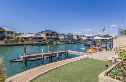 Dudley Park House | Dudley Park Escape 5BR Home with Jetty