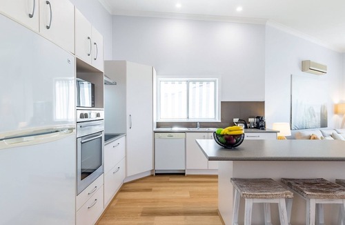 Nelson Bay House | Dukes , 31 Gloucester St - spectacular water views and the added comfort of air conditioning and Wi-Fi