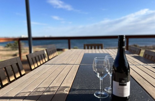 North Beach House | Dukes of Yorkes - Beachfront Bliss North Beach