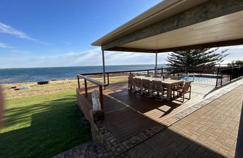 North Beach House | Dukes of Yorkes - Wallaroo Beach Frontage - Entire Home