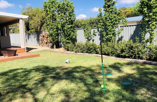 Central Mudgee House | Dumplings Den - Indoor/Outdoor living in town and close to the wineries