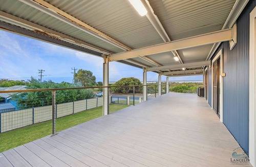 Lancelin House | Dune View is a premium and stunning holiday home.