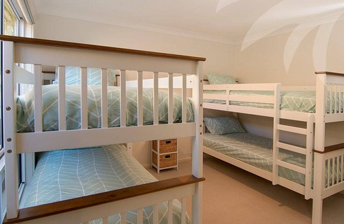 Boomerang Beach Apartment | Dunes - Pacific Palms Holidays