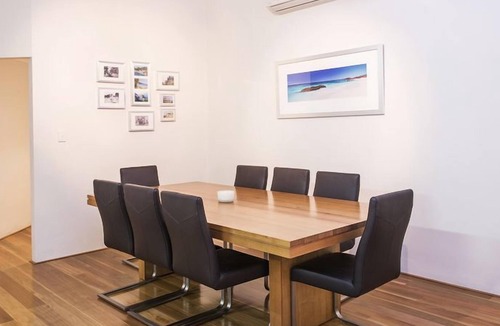 Dunsborough House | Dunsborough Cape Retreat, walk to beach and town