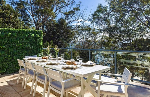 Nelson Bay House | Dutchies Dream – Elegant Family Home by the Water