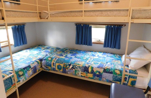 Portarlington Cabin | Dylene Caravan Park - 2 Br Family Cabin with Air