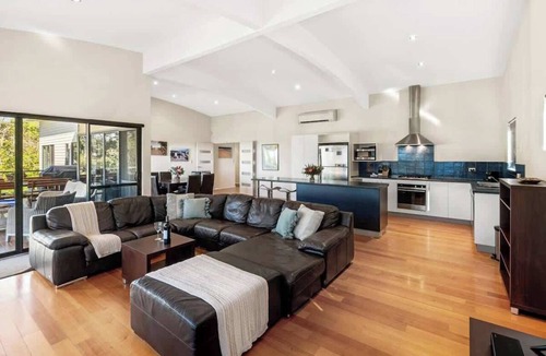 Eagle Bay House | Eagle Vista—Beachside Bliss with Bushland Serenity