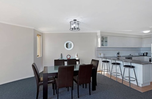 The Entrance Apartment | Eagle Wings - Stunning Views