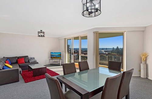The Entrance Apartment | Eagle Wings - Stunning Views