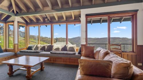 Hotham Heights Ski Chalet | Eagles Nest