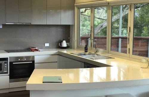 Merrijig House | Eagles Nest - high on Alpine Ridge with magnificent views to Mt Buller & The Paps