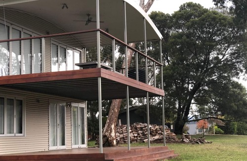 Merrijig House | Eagles Nest - high on Alpine Ridge with magnificent views to Mt Buller & The Paps