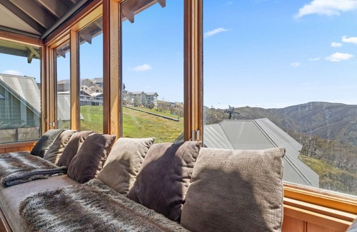 Hotham Heights Ski Chalet | Eagles Nest - Mt Hotham